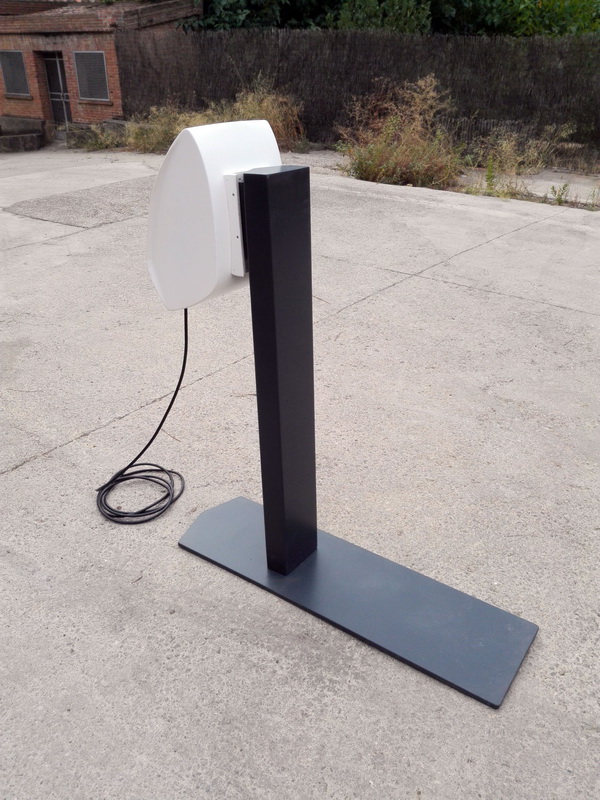 cargador electrico bateria coche moto ficticio madera 138x34x42-123 (65eu.) 1u